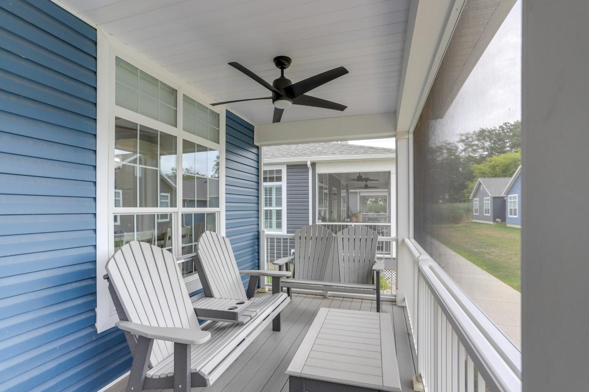 Sleek Lakeside Marblehead Home With Screened Patio Exterior foto